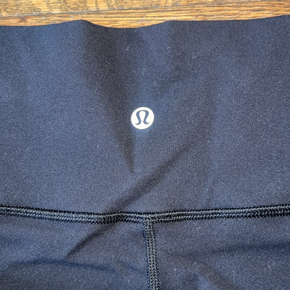 Lululemon - Picture 2 of 2